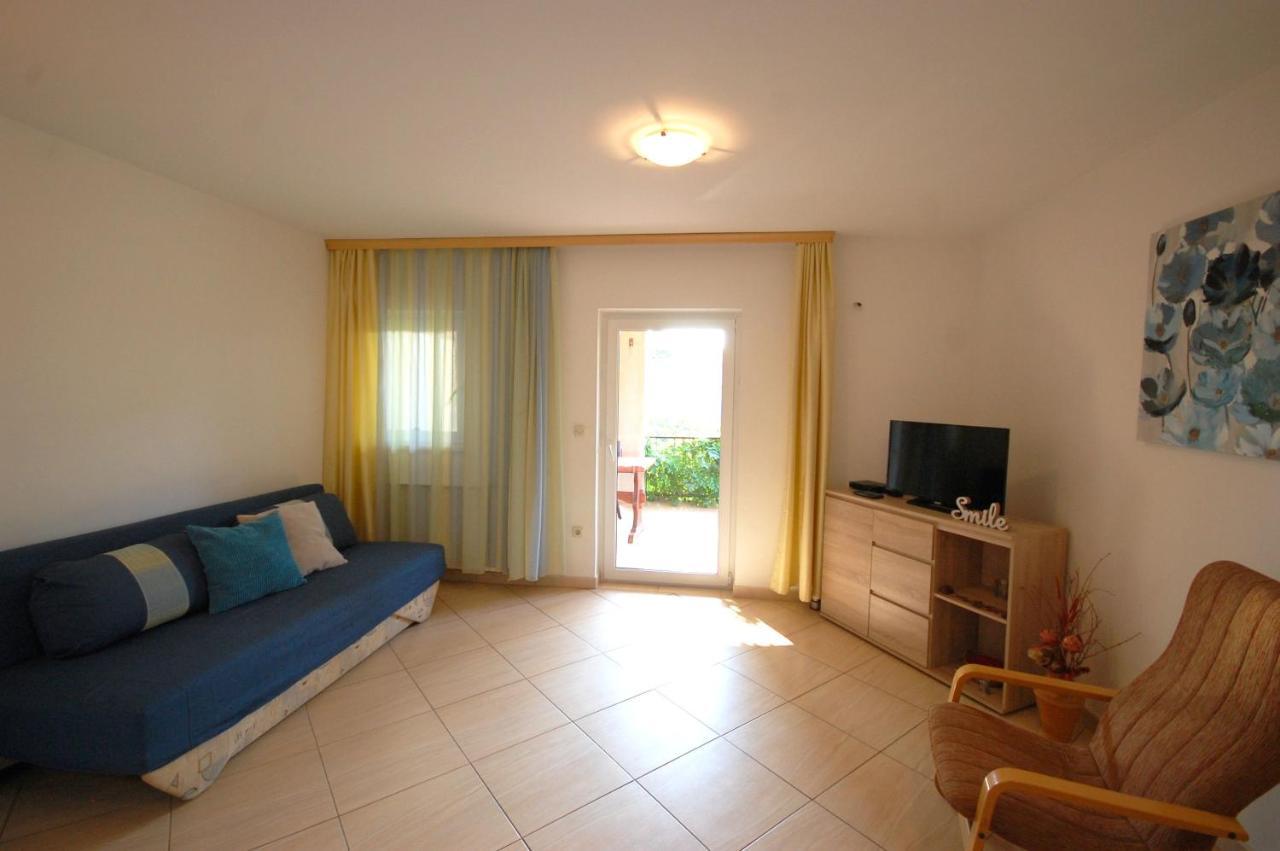 Apartment Jelka Малинска Экстерьер фото