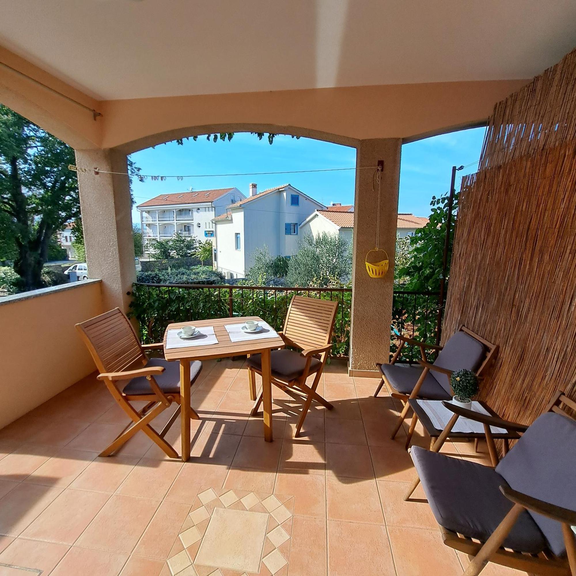 Apartment Jelka Малинска Экстерьер фото