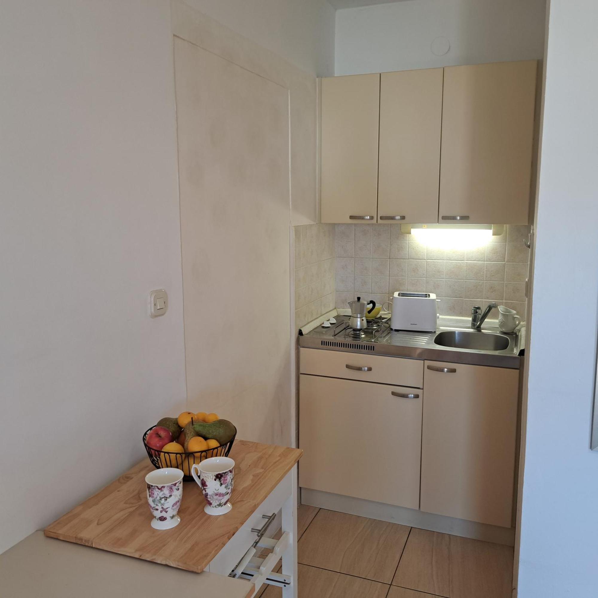 Apartment Jelka Малинска Экстерьер фото