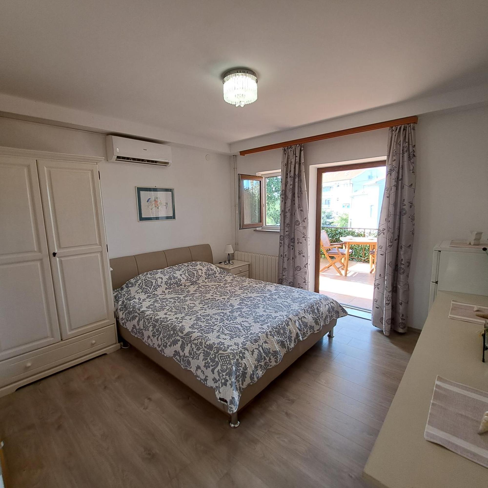 Apartment Jelka Малинска Экстерьер фото