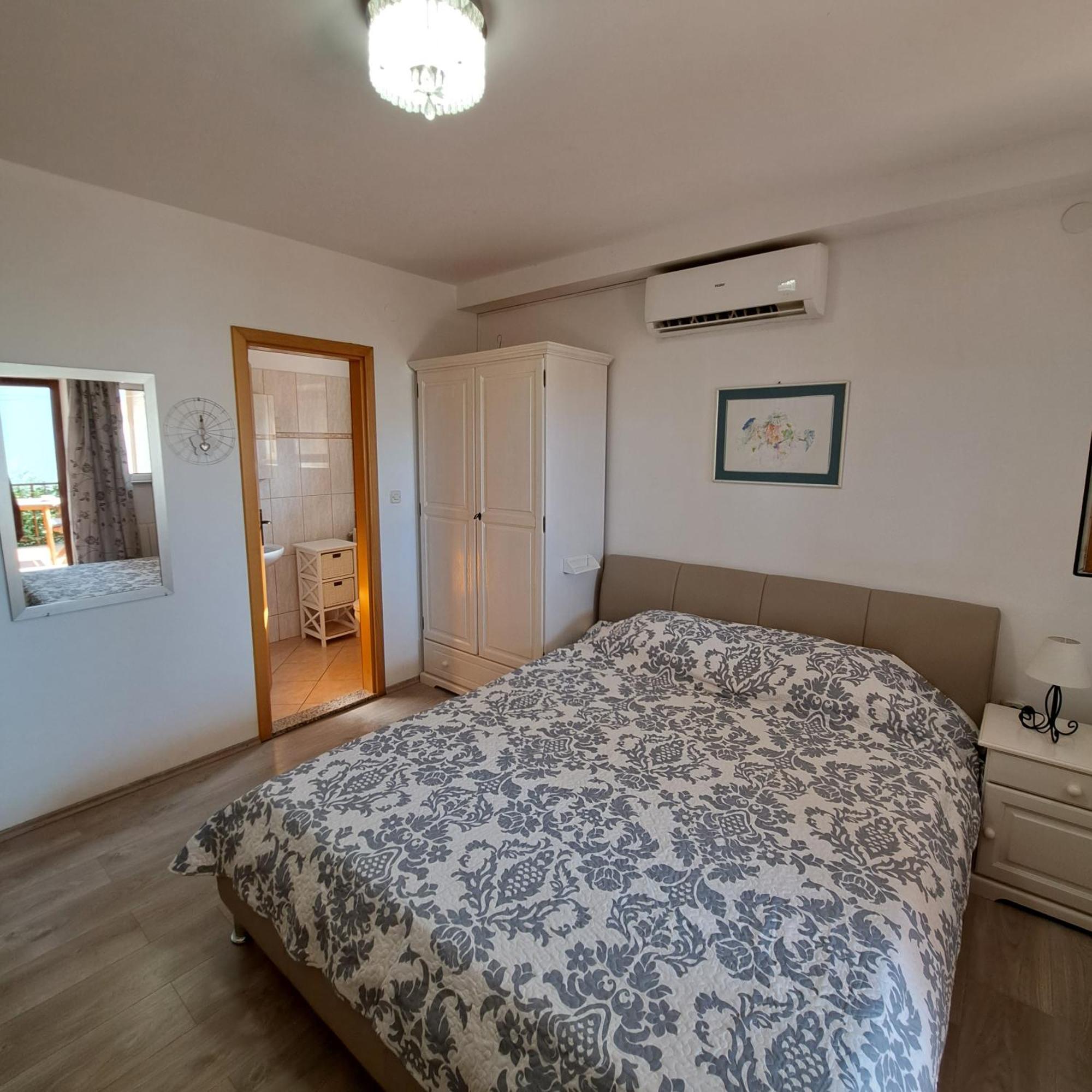 Apartment Jelka Малинска Экстерьер фото