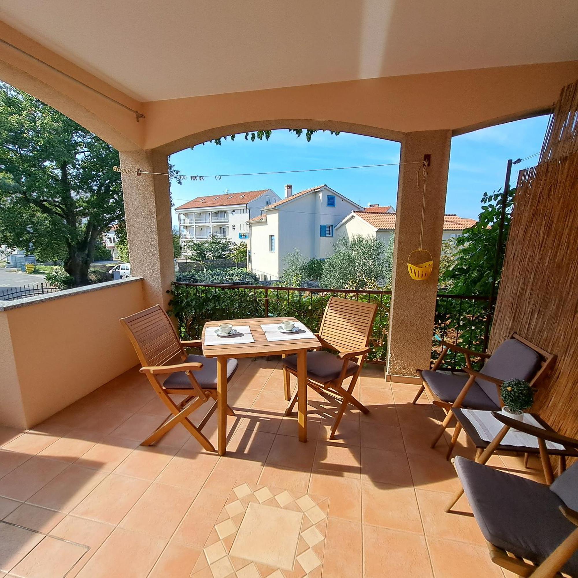 Apartment Jelka Малинска Экстерьер фото